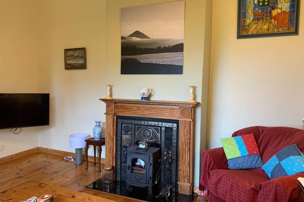 Glen Keen Farm Cottage Louisburgh Exterior photo